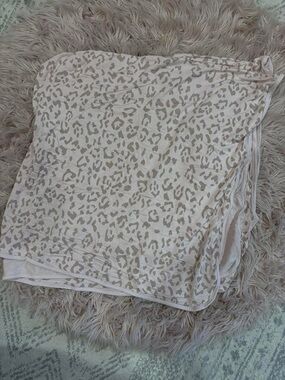 Kyte baby HTF blush leopard swaddle